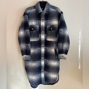 GAP Women's Navy and Cream Plaid Shirt Jacket